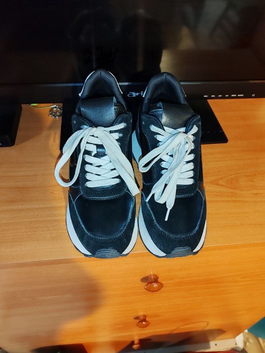 Маркови маратонки. "TWINSET Италиянски."