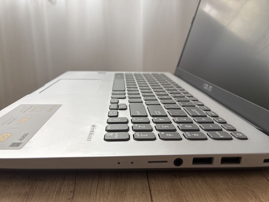 Laptop Asus VivoBook X509JA