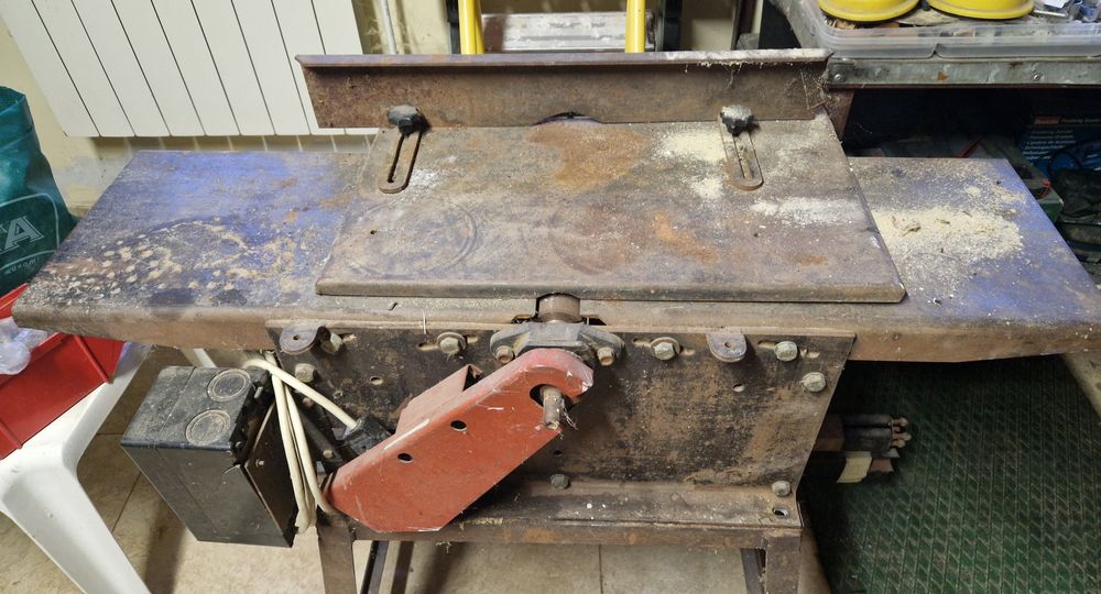 Продавам абрихт циркуляр