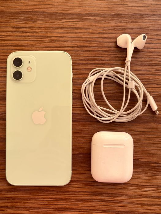 iPhone 12 + AirPods + EarPods