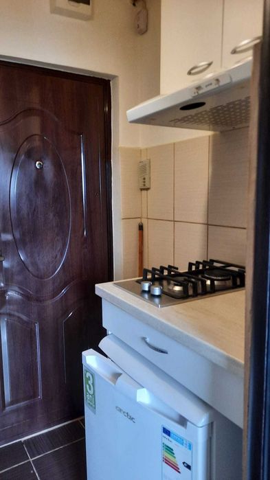 PROPRIETAR inchiriez garsoniera