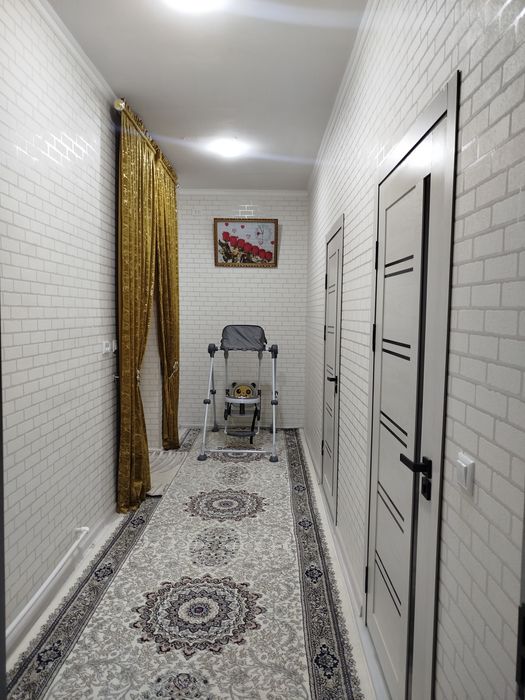 Hovli sotiladi. 6 sutx 6ta xonasi bor.