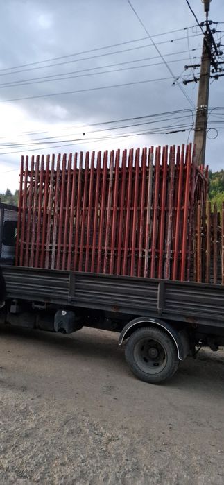 Schela și popici metalici