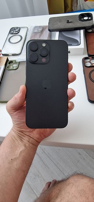 Vând Iphone 15 pro max