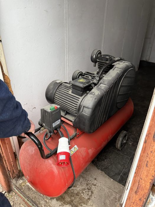 Компресор 150литра триглав