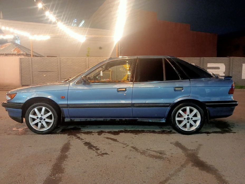 Митсубиси Лансер