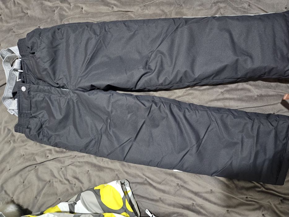 Продам зимний костюм на девочку