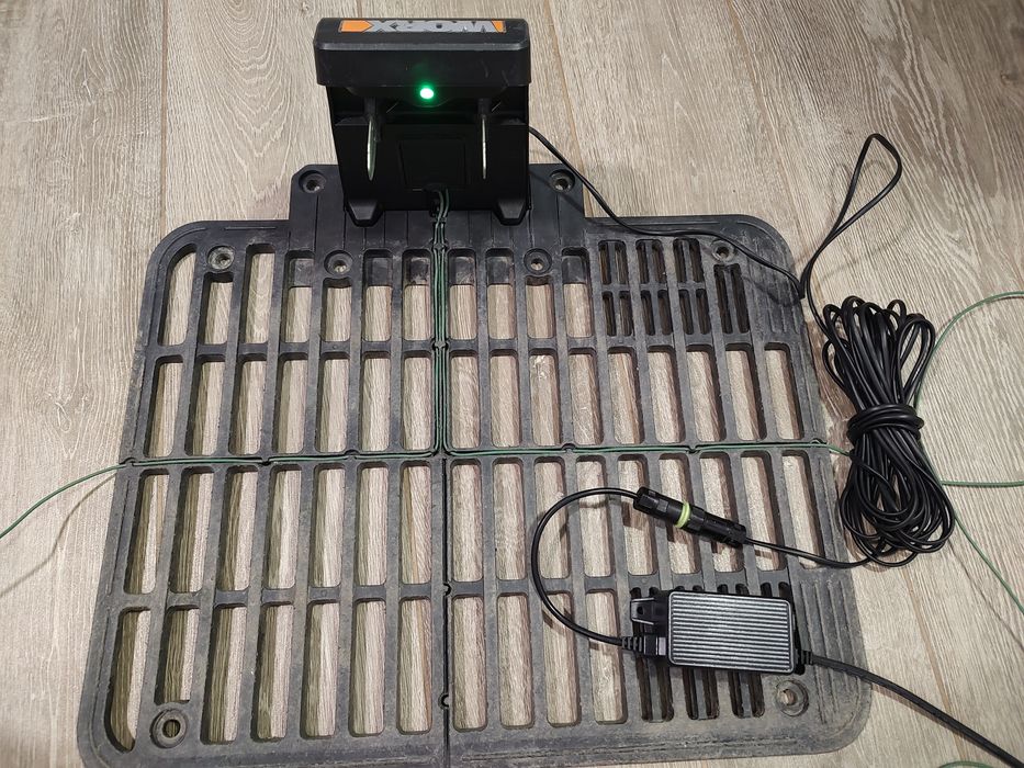 Worx statie de încărcare și alimentator robot de tuns gazonul