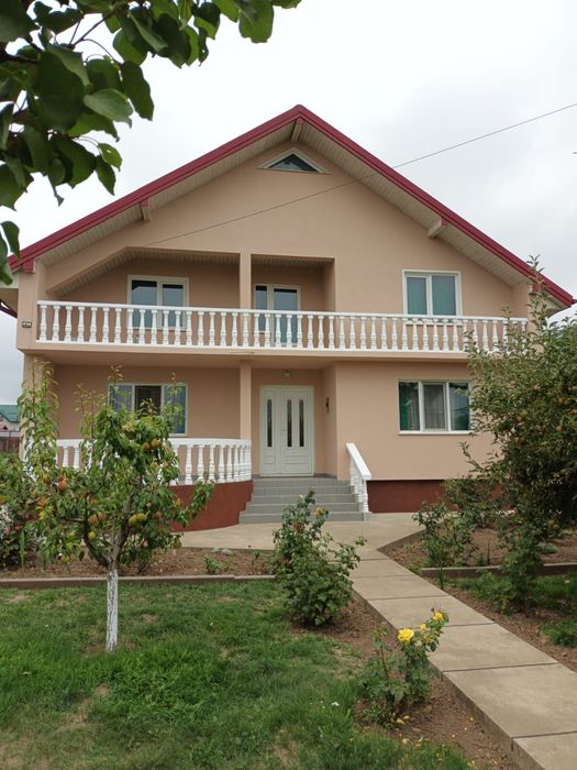 Vand casa zona Dobosari