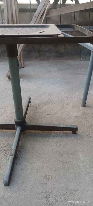 Срочно подставка для что-нибудь для дома телевизора, и для инвентарь