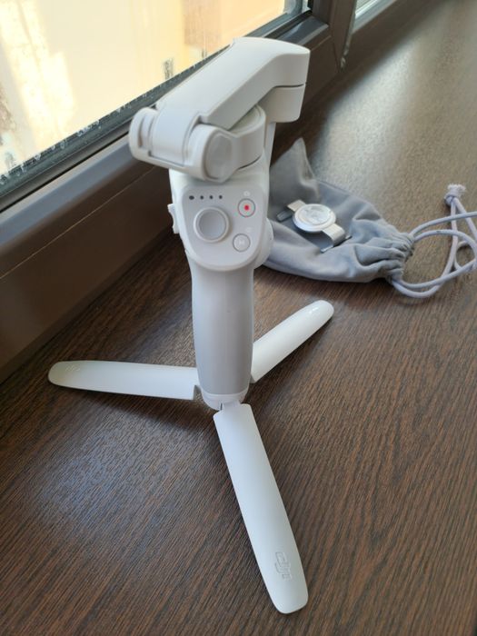 DJI OSMO 4 SE стабилизатор.