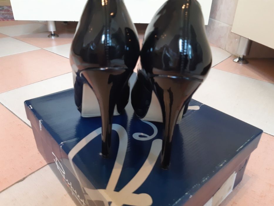 Туфли женские Лак