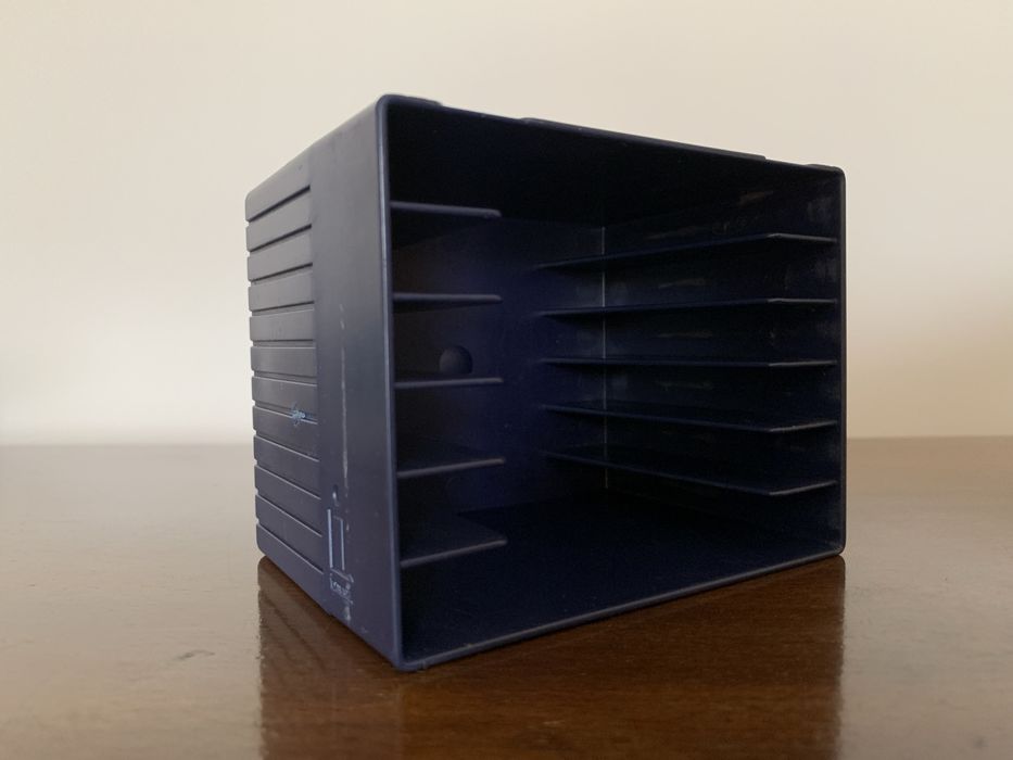 Уникален класьор за iomega zip флопи дискови устройства