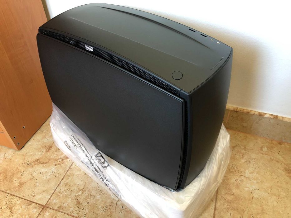 Carcasa PC NZXT Manta; Format Mini-ITX; (Negru Mat, Windowless)