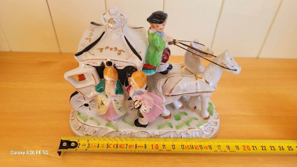 Порцеланови фигури, статуетки,вази