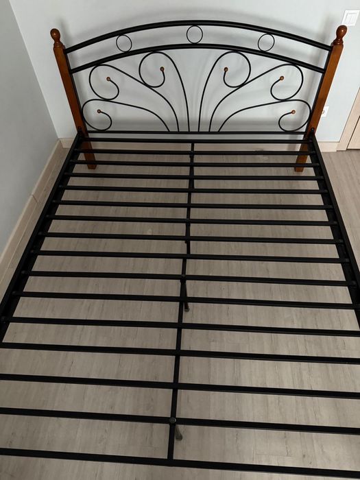 Кровать двухспальная