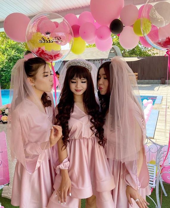 Платья продается