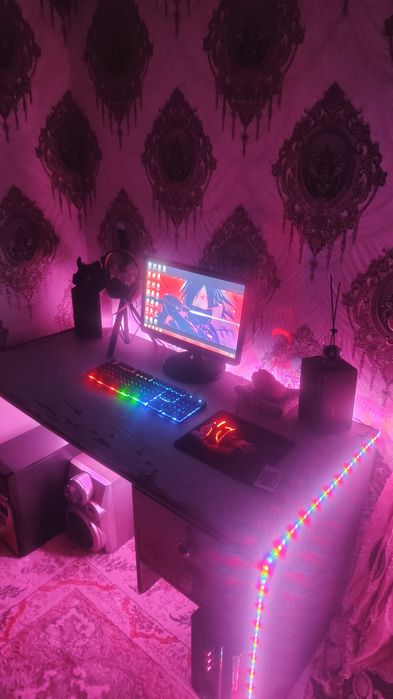 Kompyuter sotiladi arzon narxda yana kelishamiz