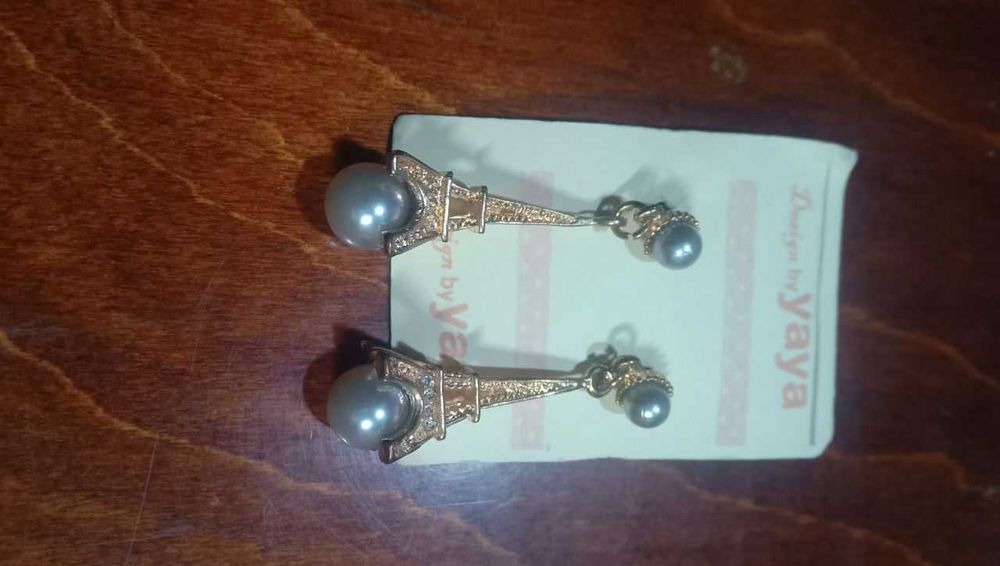 Женские серьги, Париж