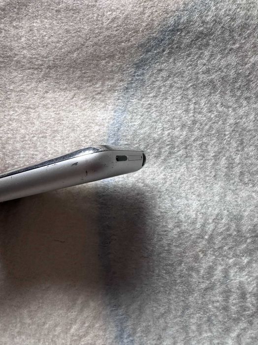 Първият Iphone 2g за Колекционери
