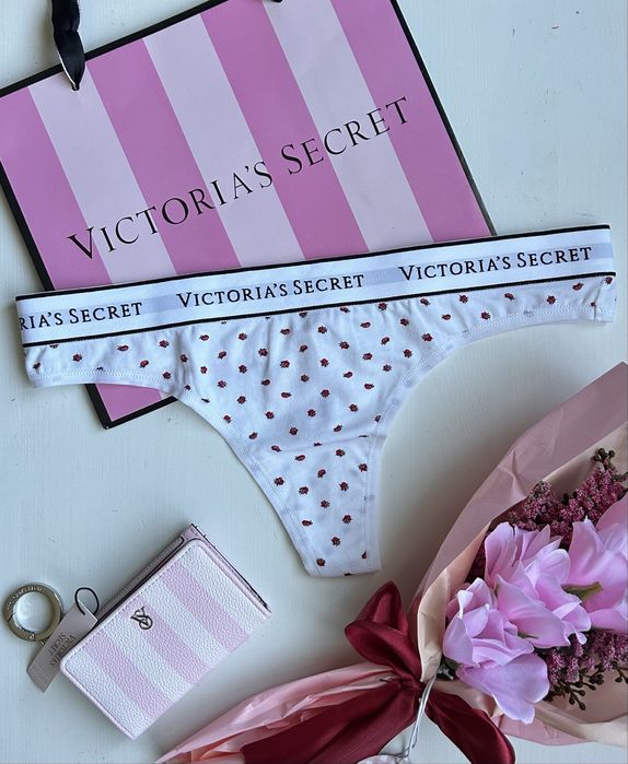 Victoria`s Secret нови оригинални дамски бикини тип прашки M размер