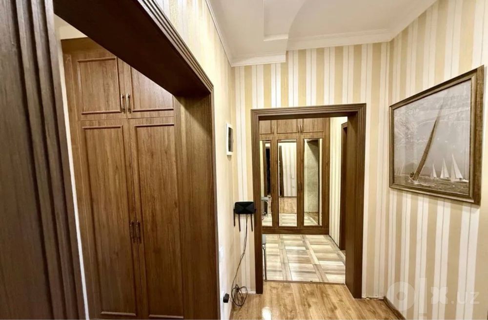 Максим Горкий метро 3 ком сотилади