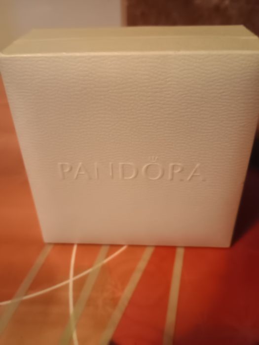 Vând Brățări Pandora simplu sau cu charmuri