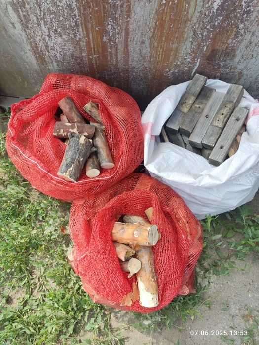 Дрова сосновые  пленные в мешках
