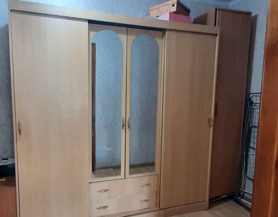 Продам прихожий шкаф