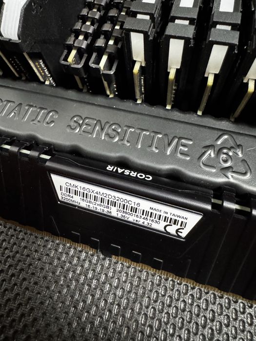Memorii ram ddr4 16 gb 3200 pc desktop workstation