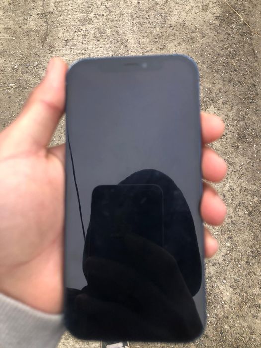 Iphone 12 este prefect functional