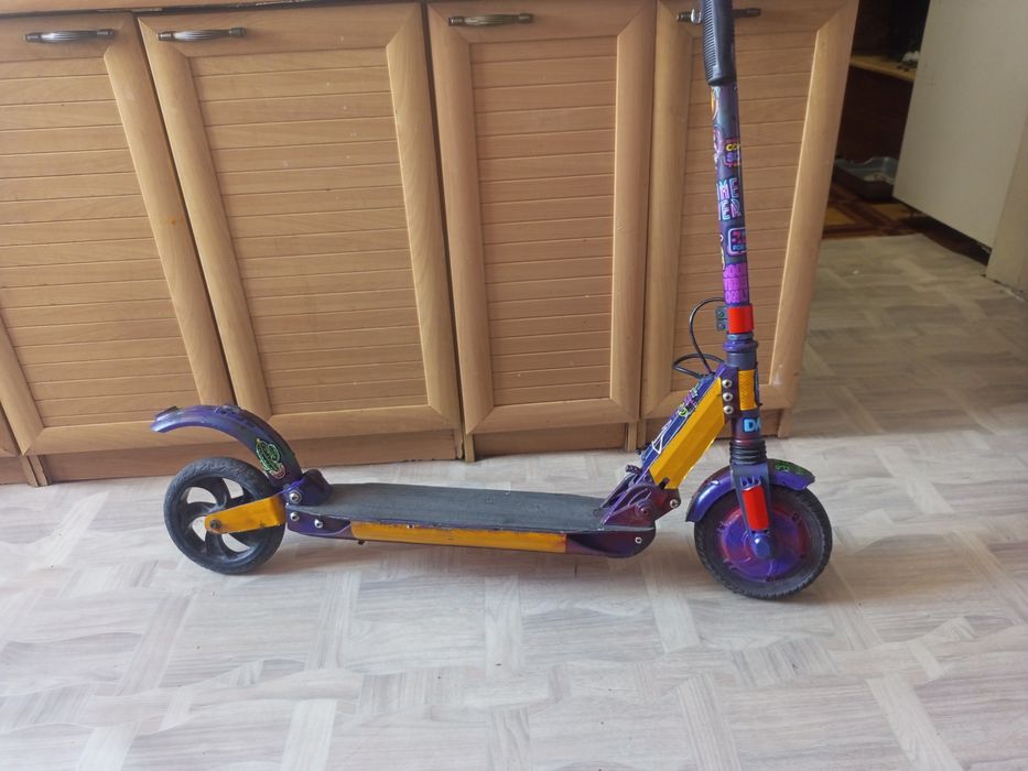 Продам электросамокат