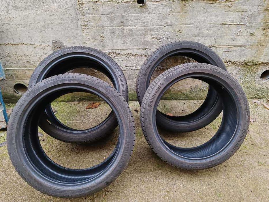 Vand anvelope Continental WinterContact 8 S 225/40/R19 V XL