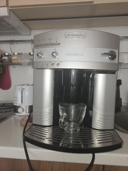 Кафе машина Delonghi Magnifica