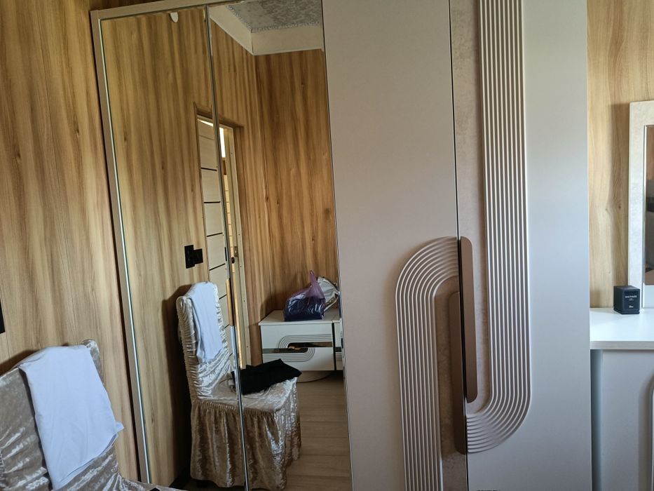 Продам спальный гарнитур. Полный комплект