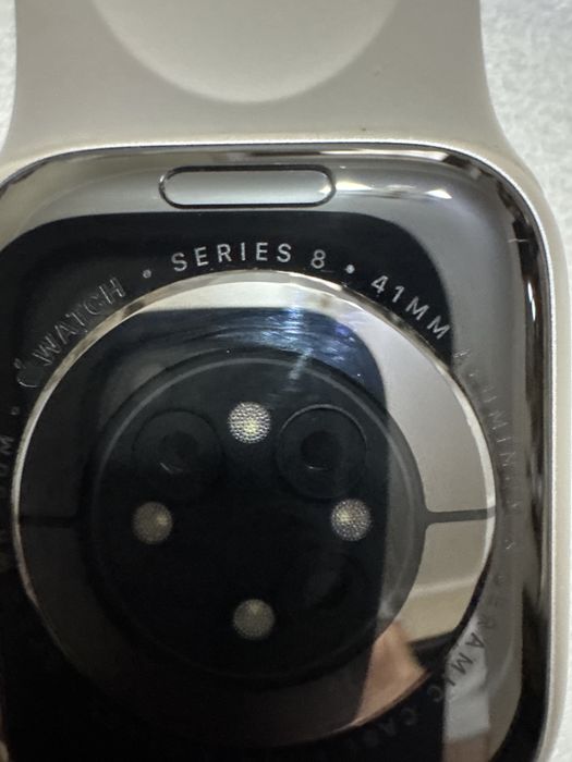 Apple Watch 8 kabeli bilan