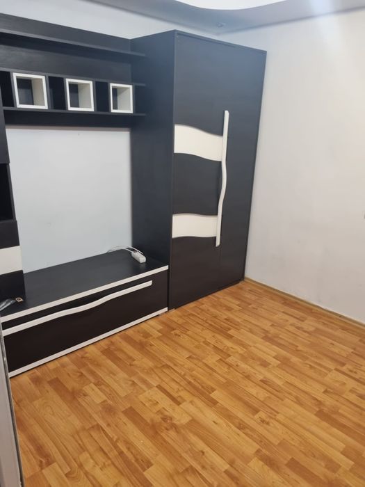 Închiriez garsoniera