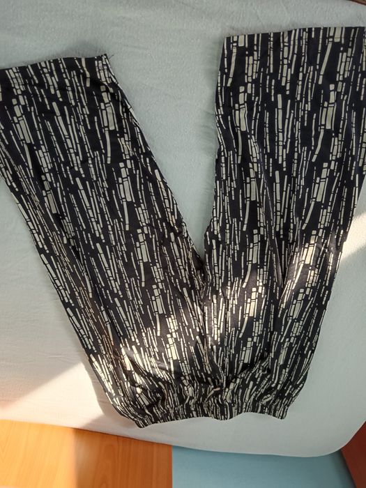 Vând Pantaloni 3/4 Dama Mărimea XL Noi