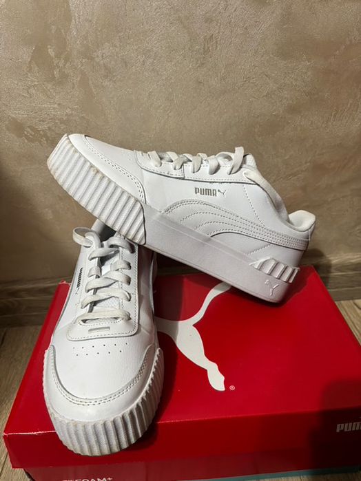 Оригинални бели маратонки PUMA