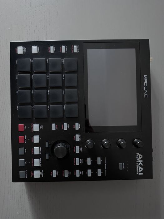 Akai MPC One - stare excelenta + SD Card 256GB