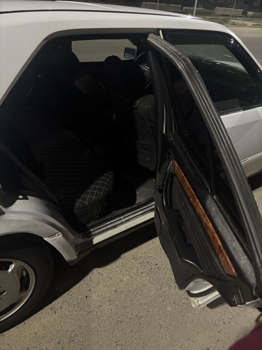 Прадам Мерседес 124