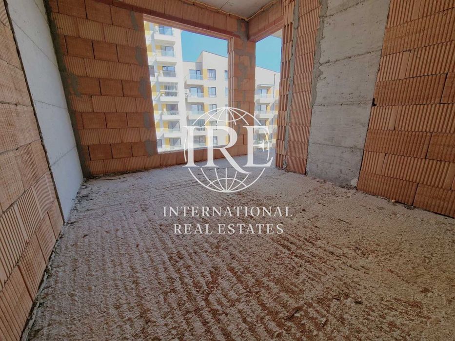 Ексклузивно! International Real Estates (IRE) представя: Двустаен апа
