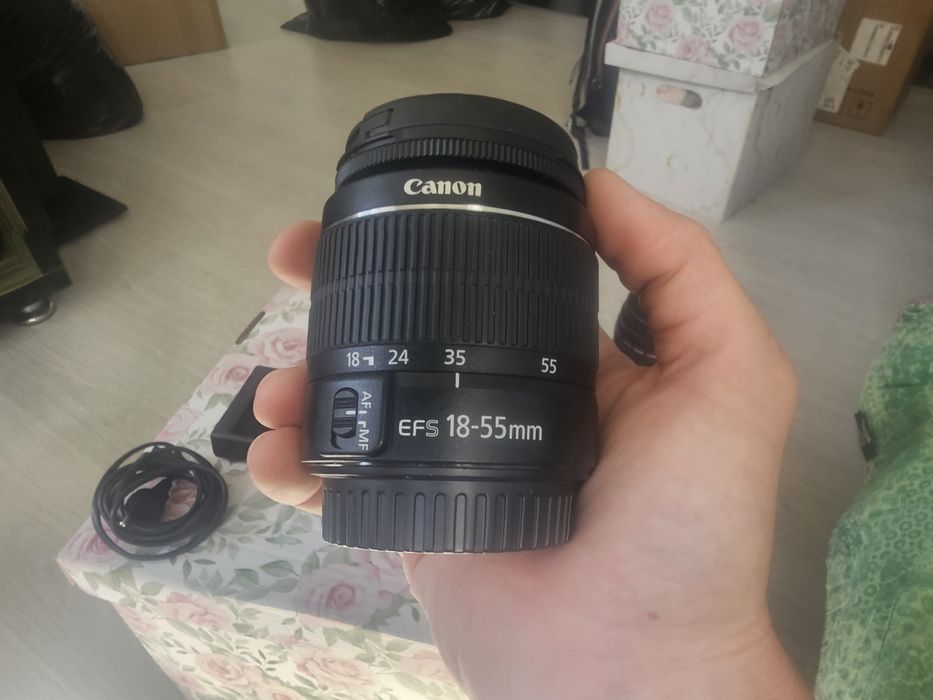 Camera DSLR Canon eos 2000D