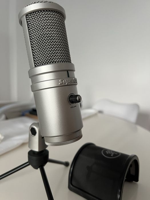 Microfom studio superlix E205U