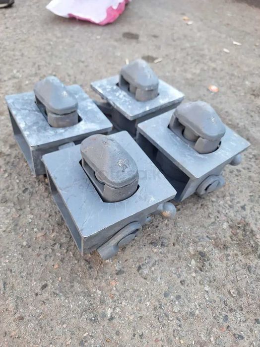 Фитинги для перевозки контейнеров