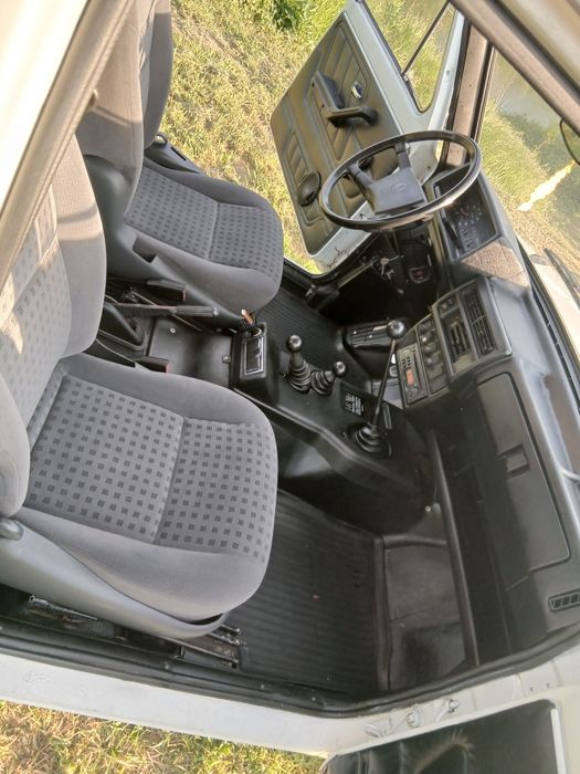 Vînd lada niva 4×4 vehicul istoric