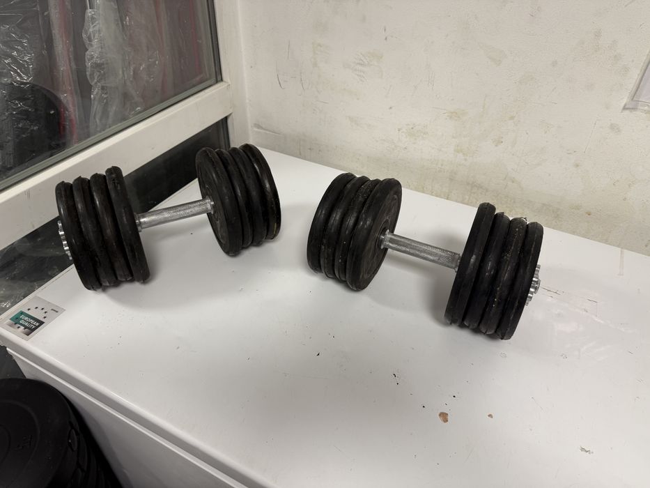 Gantere reglabile cauciuc noi 12 kg+12 kg=24 kg. Pret 200 lei
