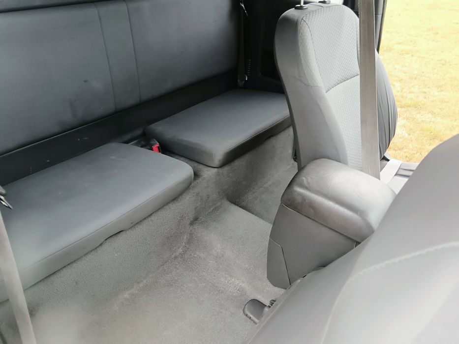 Toyota Hilux ...fara rugina..bena lunga