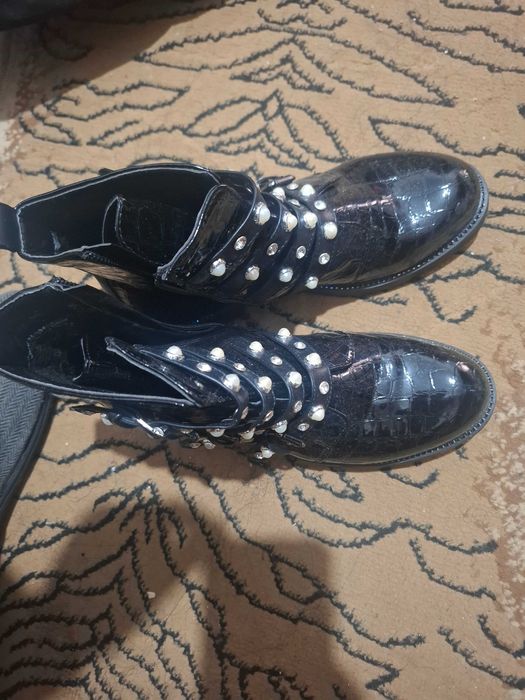 Продават се.Чисто Нови