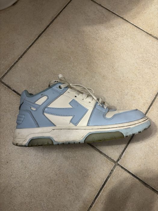 Off-white out office